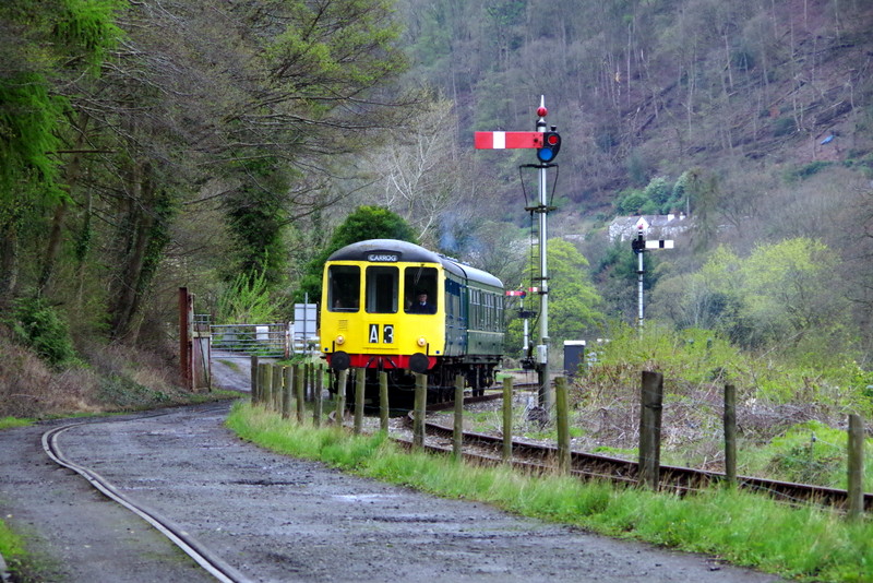 Hybrid class 104/108: Passing Pentrefelin with the 14.35 Llangollen-Carrog on 16/04/23