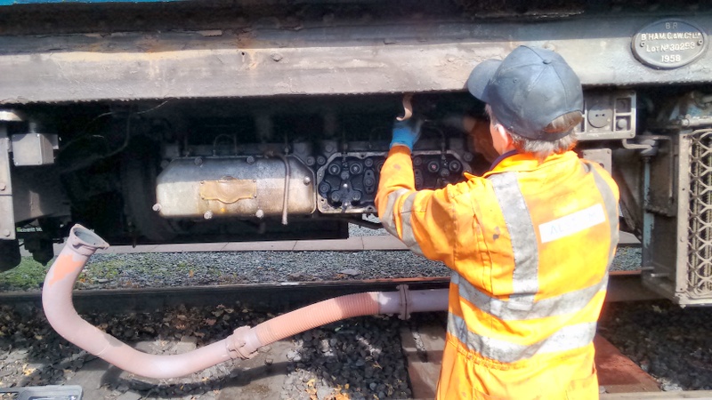 Class 104: Removing the cylinder head from the 50454 no. 1 engine