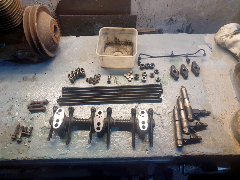 Class 104: 50454 no. 1 cylinder head components