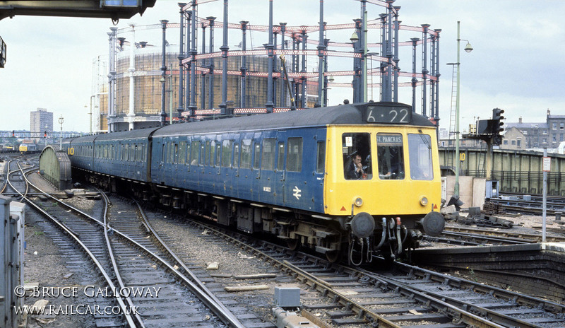 Class 127 arriving at St.
        Pancras