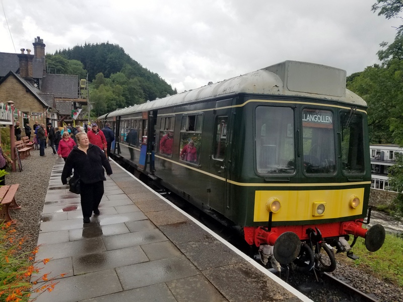 Class 108 at Berwyn Station on 07/08/21