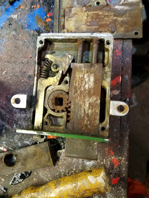 Class 127 door lock mechanism
