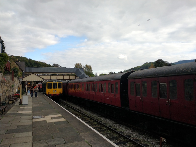 Hybrid class 104/108 and two biplanes at Llangollen