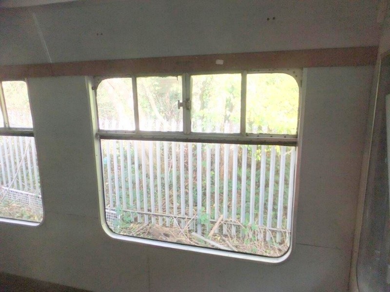 Class 105: Aluminium window surround