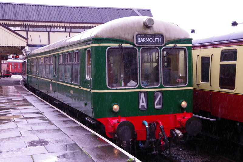 Class 109 at Llangollen Station with a test run