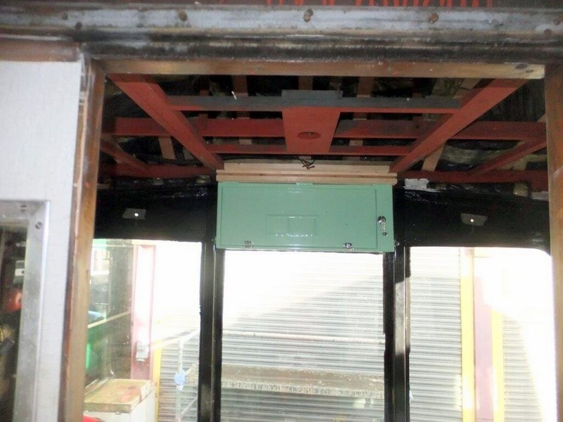 Class 100: Destination box viewed from the inside of the vehicle