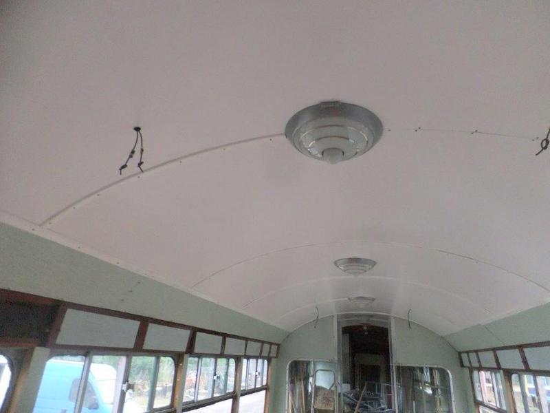 Class 100: Ceiling beading in the centre compartment