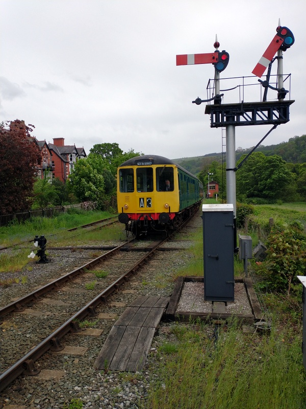 Hybrid class 104/108 returning to Pentrefelin at the close of play on 13/05/22