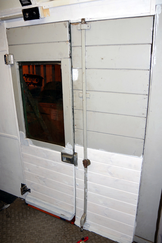 Class 127: Refurbished doors in the guard's compartment
