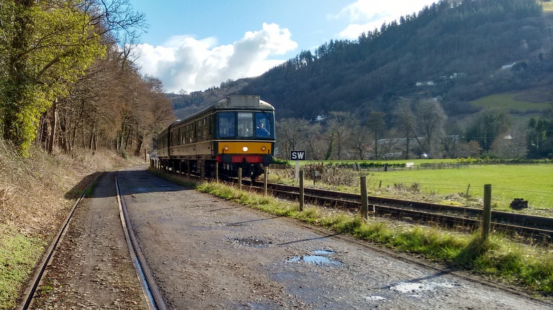 Class 108: Passing Pentrefelin with the 15.10 service to Carrog on Saturday 18/03/23