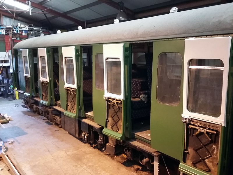Class 127: Grey gloss on the top halves of the doors