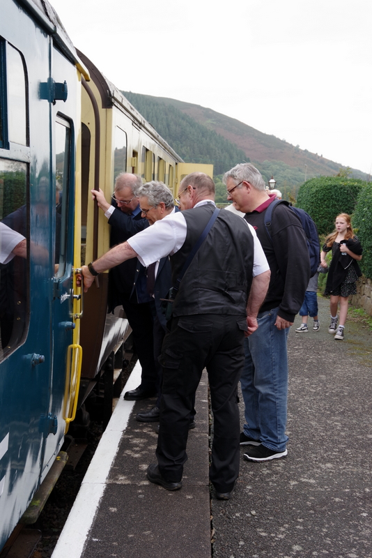 Watching the observation coach being uncoupled from the class 104 at Carrog on 07/10/23