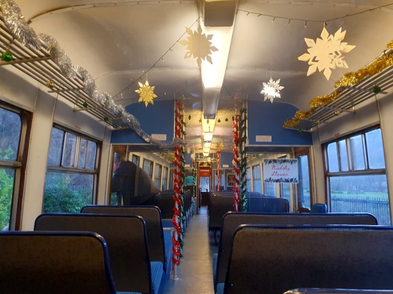 Class 108: Festive decorations for the Sion Corn specials