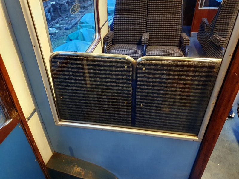 Class 108: First class seats with newly-installed backs