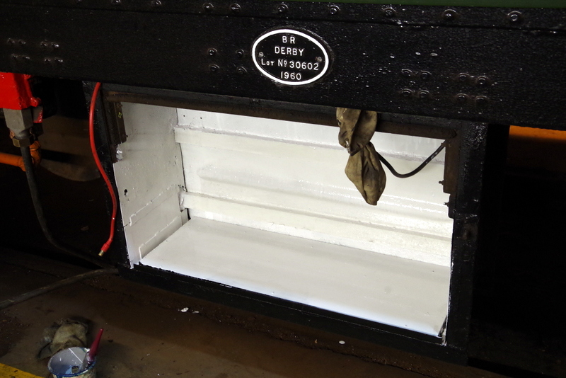 Class 108: 50454 driver's side battery box