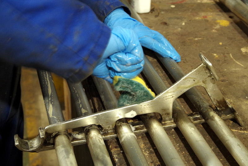 Class 105: Cleaning a luggage rack