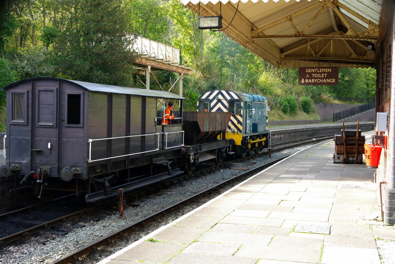 08202 shunt-releasing the tail load at Llangollen on 05/10/24