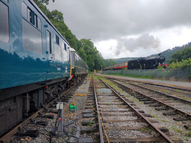 3802 passing Pentrefelin with a Llangollen-Corwen train on 26/07/25