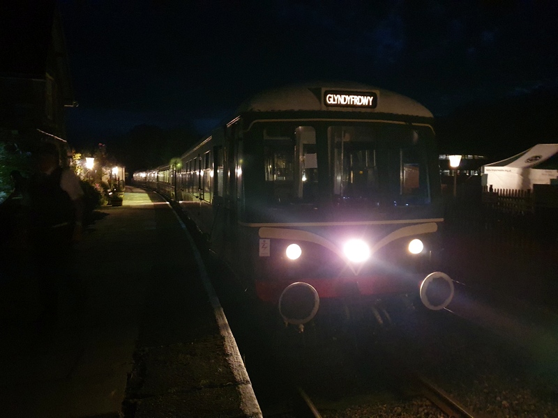 4-car class 109+hybrid 127/108 at Glyndyfrdwy during the evening of 05/07/25
