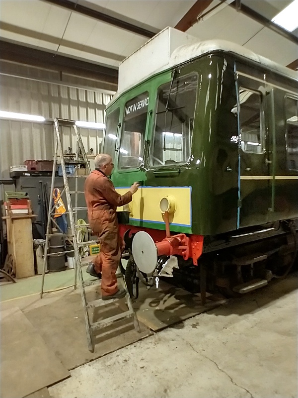 Class 108: Painting the front of 51933
