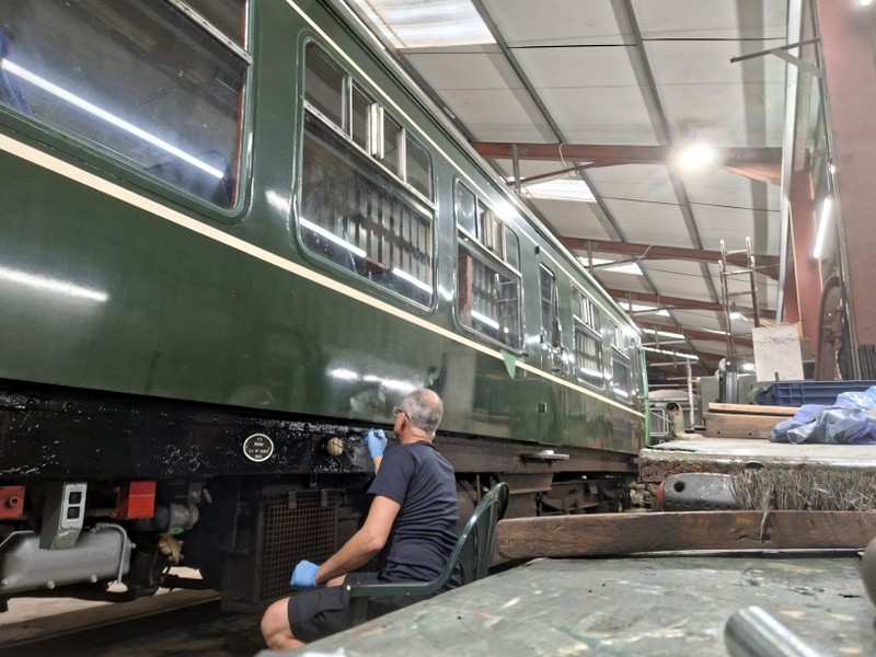 Class 108: Painting the solebar of 51933