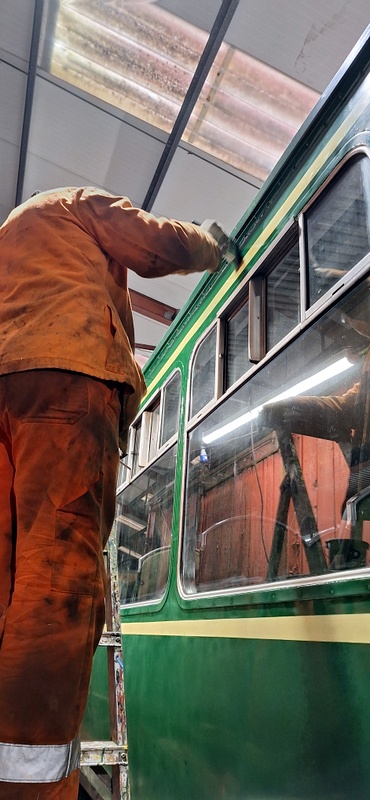 Class 109: Applying varnish to 50416