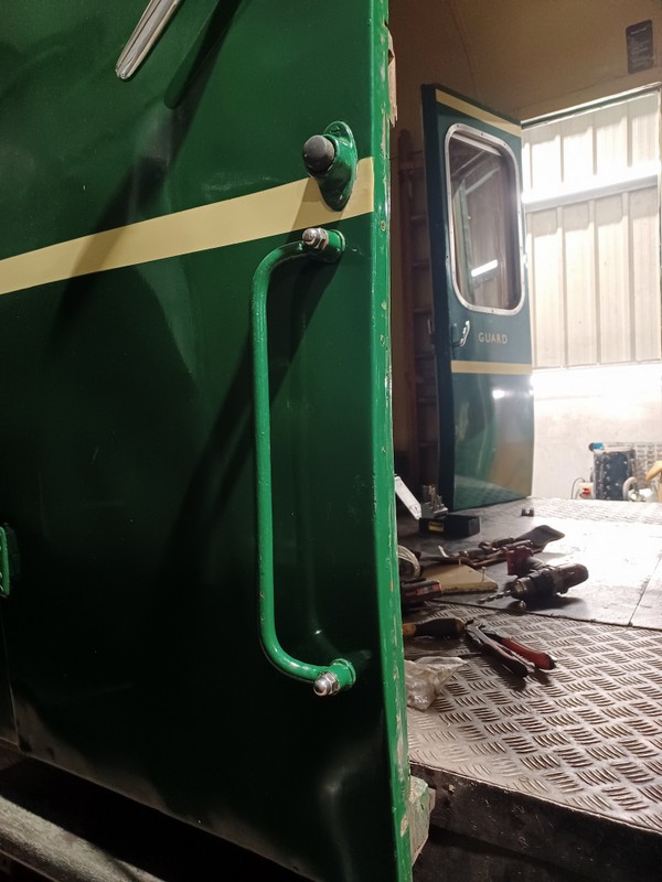 Class 109: Guard's luggage door with a new grab handle installed