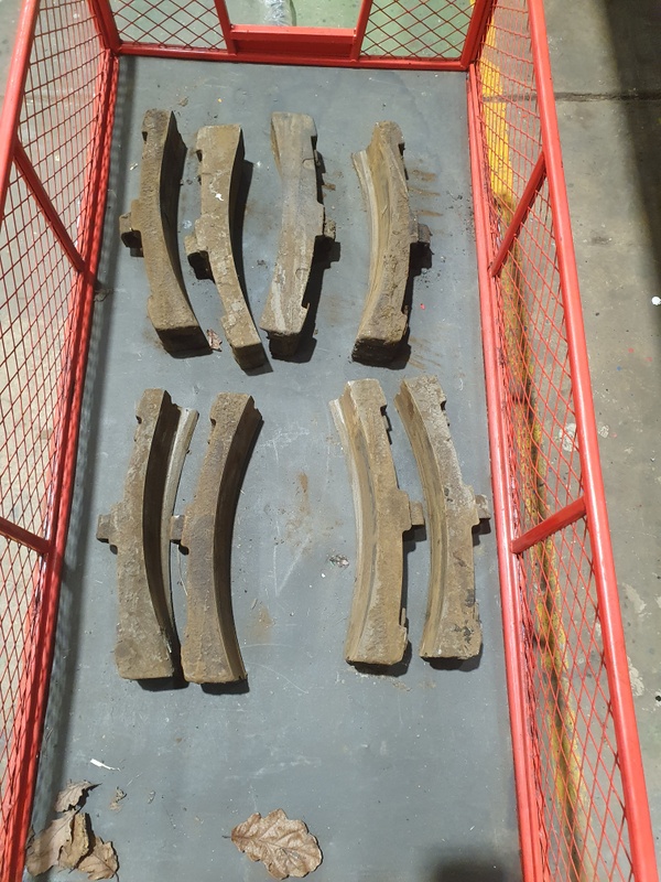 Class 109: Brake blocks removed from the no. 1 bogie of 50416