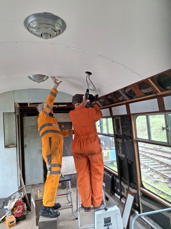 Class 100: Fitting beading to the ceiling