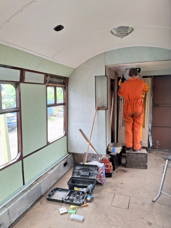Class 100: Installing a light