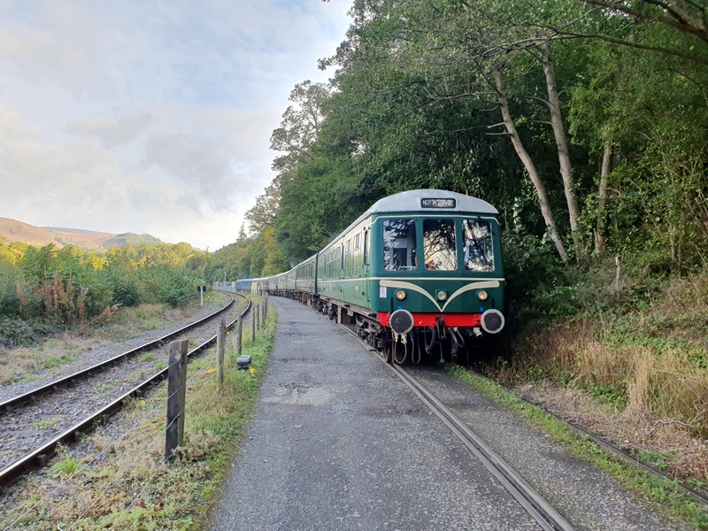 8-car DMU leaving Pentrefelin on 05/10/25