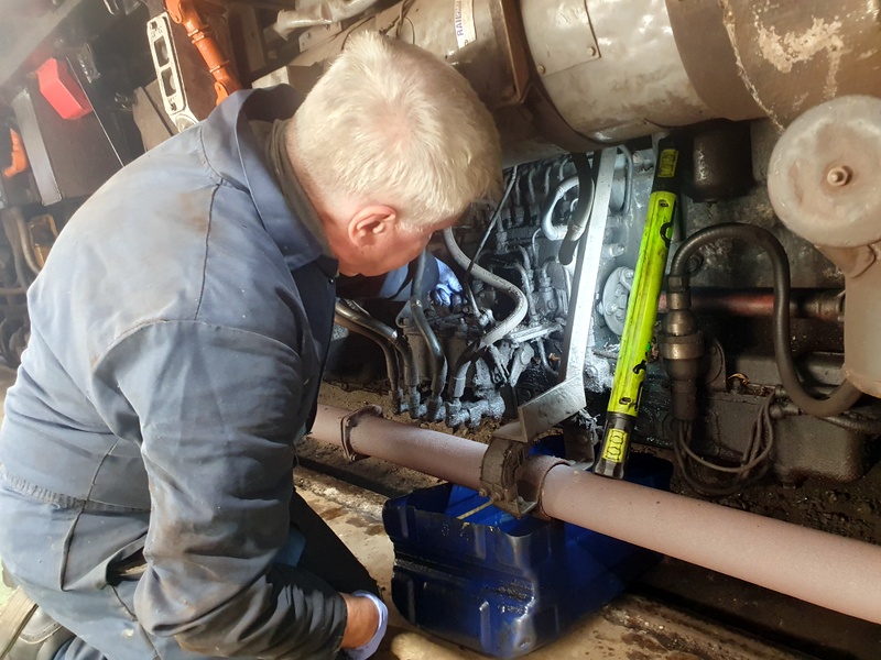 Class 127: Replacing fuel filters
