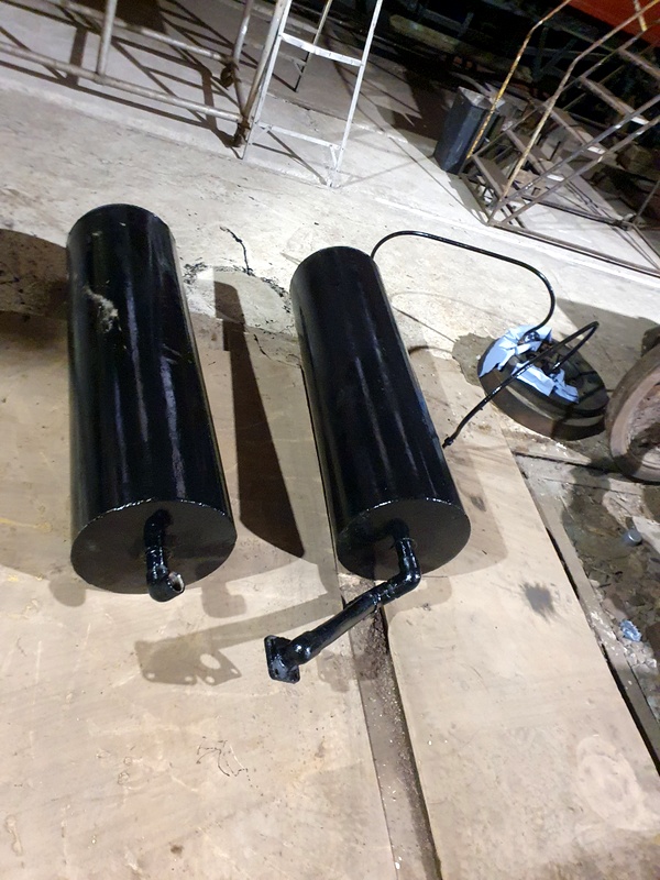 Class 105: Freshly-painted vacuum reservoirs
