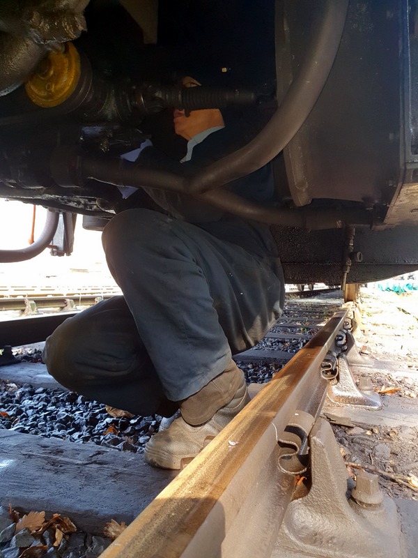 Class 109: Checking the fan drive oil