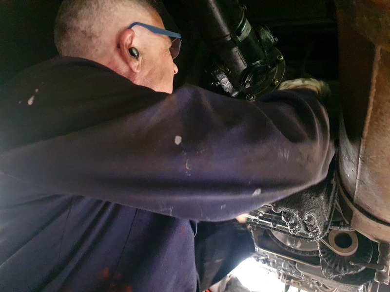Class 110: Checking bolts on a cardan shaft