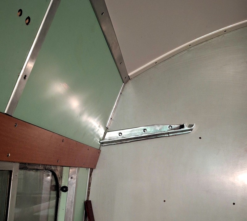 Class 105: Luggage rack bracket