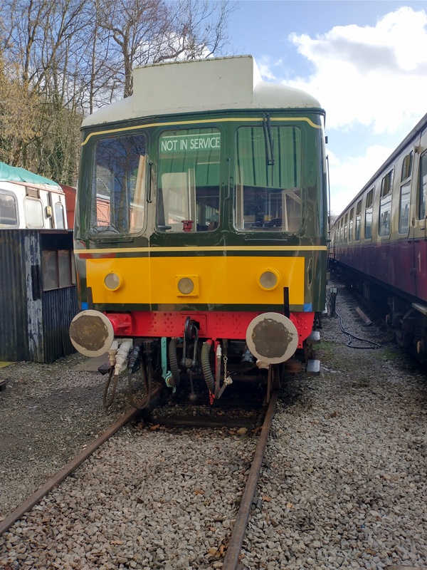 Class 108: Shiny yellow warning panel