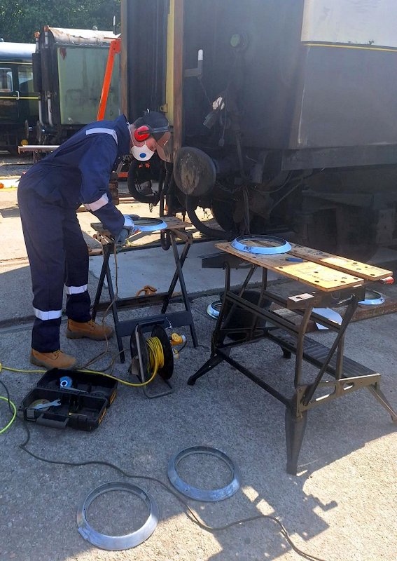 Class 110: Cleaning light fittings