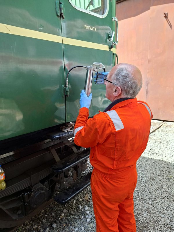 Class 109: Greasing a door hinge