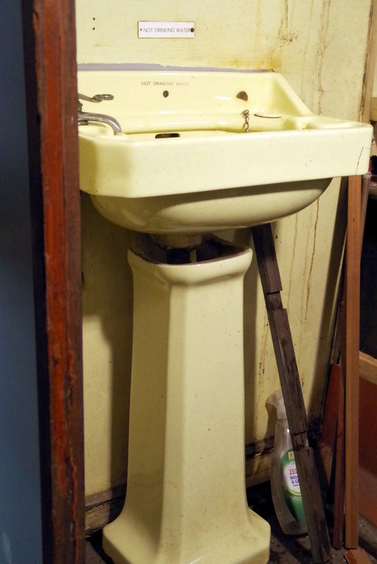 Class 105: Washbasin