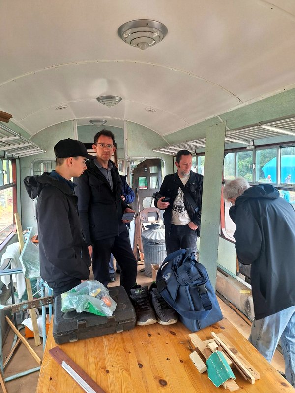 Class 100: Inside trailer car 56097