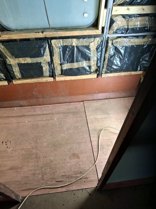 Class 105: Insulation in the wall of the toilet compartment