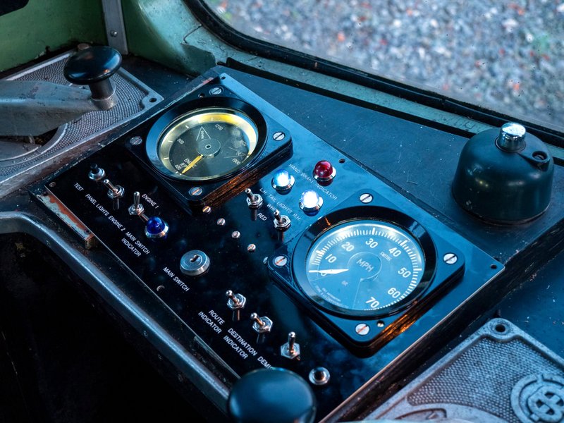Class 110: New instrument panel in 51813