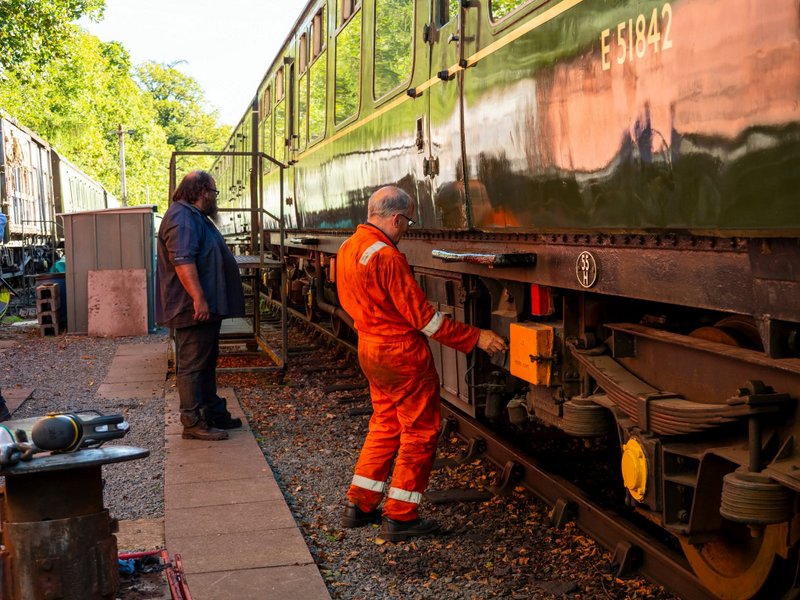 Class 110: Starting the no.2 engine on 51842