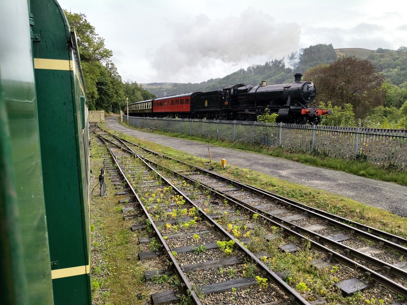 3802 passing Pentrefelin with the 15.15 service to Corwen on 18/09/26